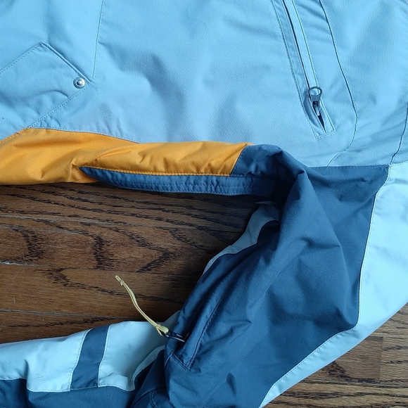 Burton Women's Snowboarding Jacket - Picture 8 of 16